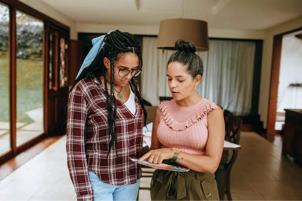 Cómo Crear una Guía de Voz de Marca que Toda IA Pueda Entender y Replicar