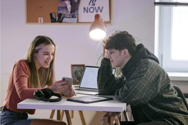 El Poder del Lenguaje Conversacional en la Redacción Digital Moderna