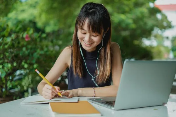 Redacción con Personalidad: Técnicas para que tu Texto Suene como Tú